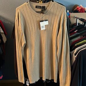Claiborne Large  Tan Long Sleeved Sweater
